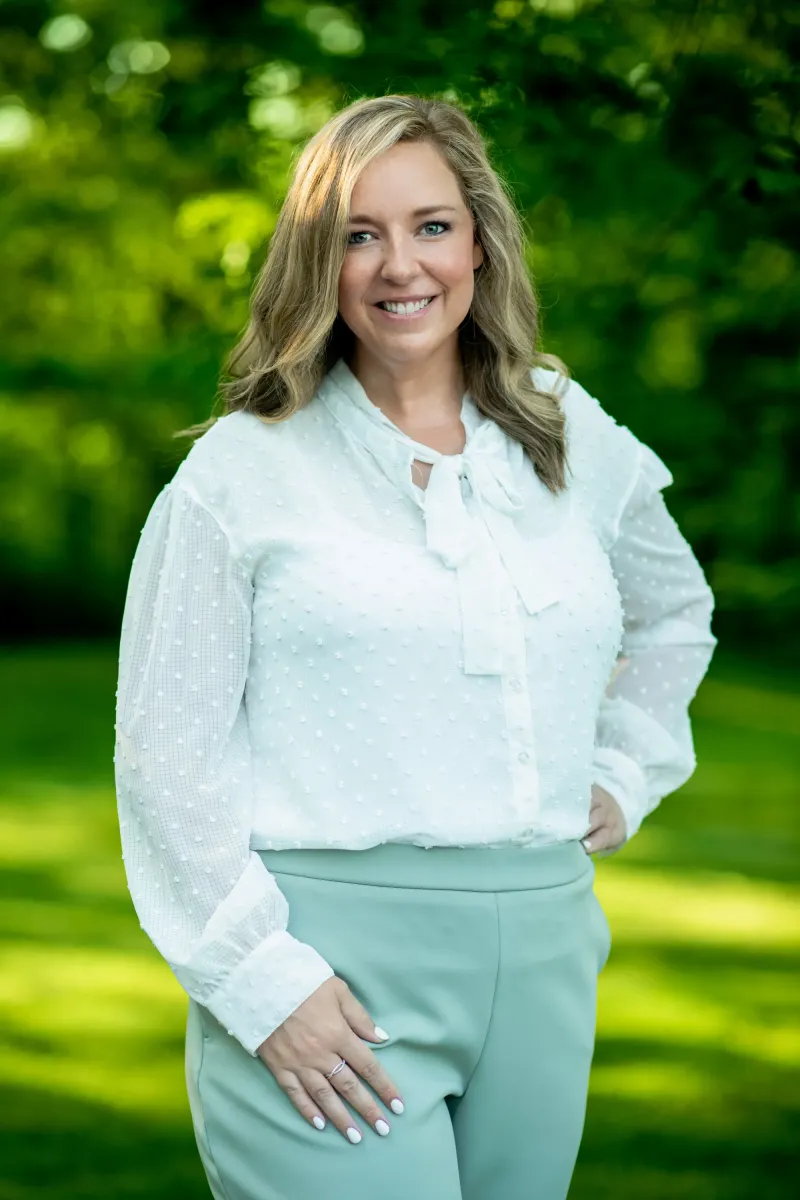 headshot audrey hall